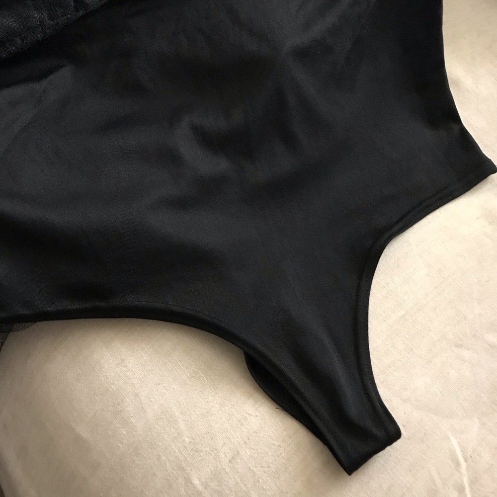 Feather Straps Black Party Gown - Picture 10 of 12